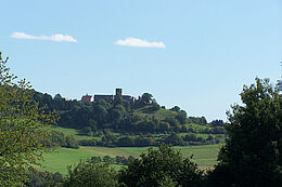 Burg Schwarzenfels aus der Ferne